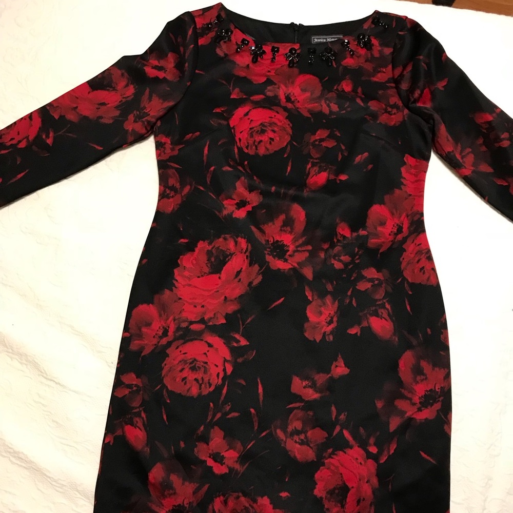 ❤️ Gorgeous Dress size 12 Black with red roses